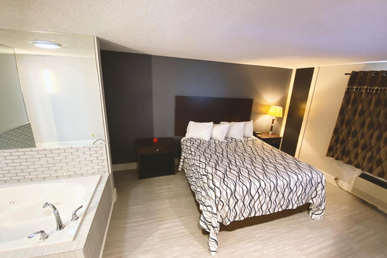 Coratel Inn & Suites By Jasper Hastings Exterior foto