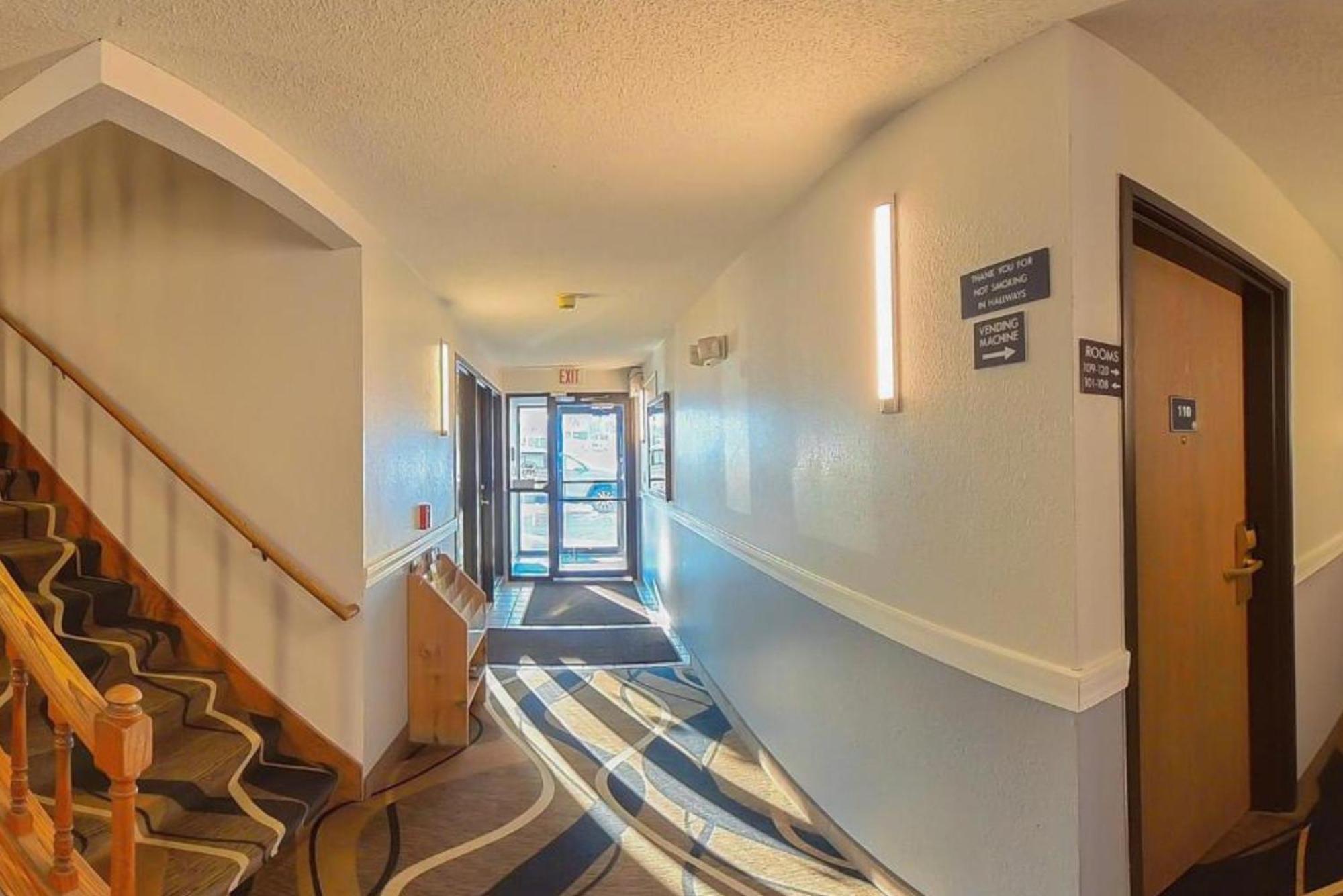 Coratel Inn & Suites By Jasper Hastings Exterior foto